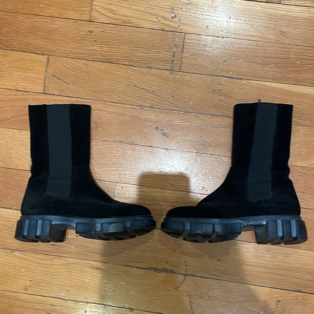 Free People Black Chelsea boots